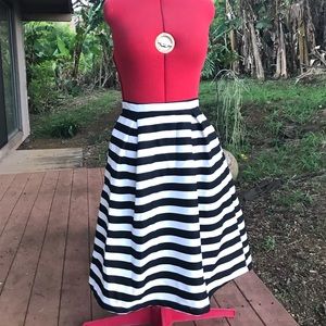 Black and white stripe structured skirt XL